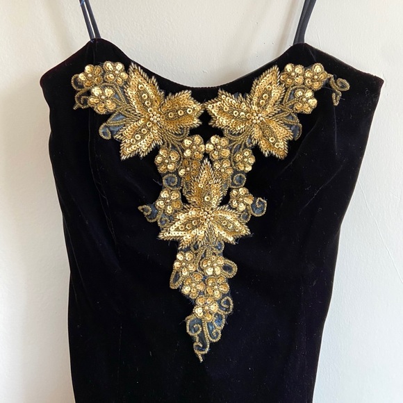 Vintage Black Velvet Wiggle Dress - Picture 5 of 9